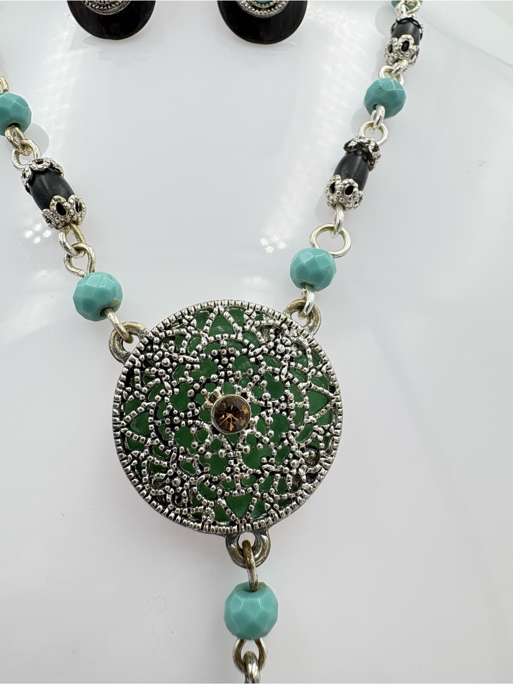 Vintage 2009 Avon Turquoise & Brown Medallion Necklace & Matching Earrings - Picture 5 of 14